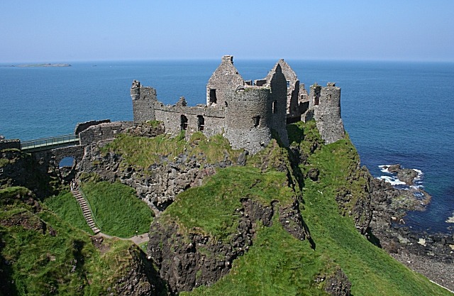 nathalie-languages-blog-castles-in-ireland-dunluce