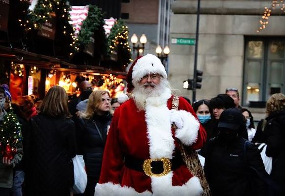 Christmas in the USA: Festival of Lights and Magic Traditions